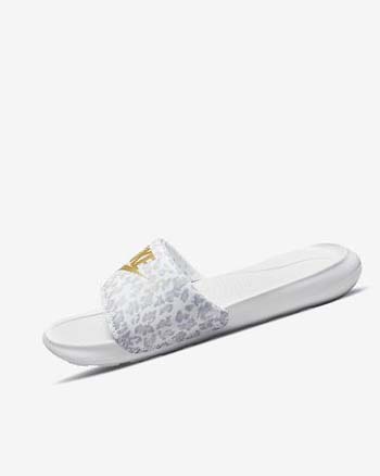 Sandalias de Diapositivas Nike Victori One Mujer Blancas Gris Plateadas Metal Doradas | CO4543