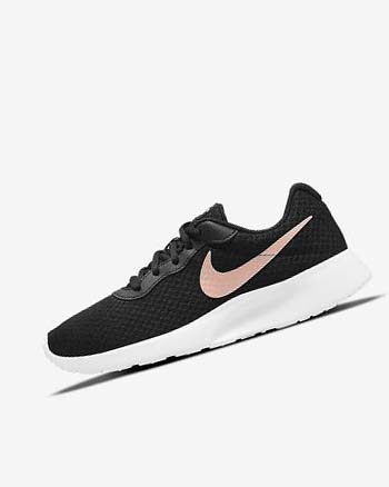 Zapatillas Nike Tanjun Mujer Negras Blancas Metal Rojas Marrones | CO2223