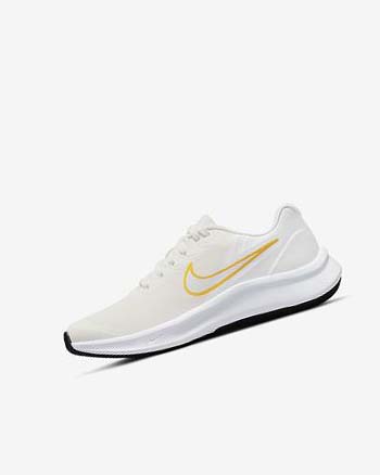 Zapatillas Running Nike Star Runner 3 Niño Blancas Doradas Multicolor | CO5560